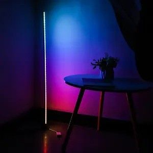Настроенное приложение Atmosphere Wifi и дистанционное управление светодиодным напольным светильником для спальни в умном доме